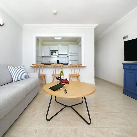 With Direct Access In Playa Puerto Del Carmen Apartmán Puerto del Carmen (Lanzarote)